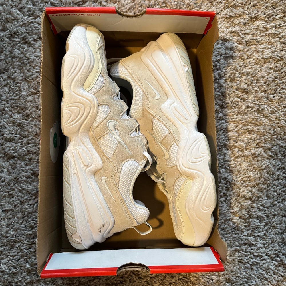 Nike Tech Hera Sneakers